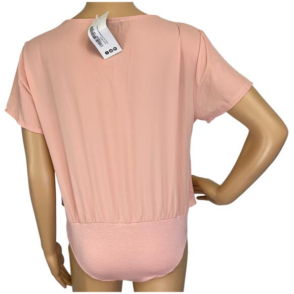 2/$15 NWT Boohoo Chiffon Tie-Front Bodysuit Blouse Pink Short Sleeve Size 12 - Picture 5 of 11